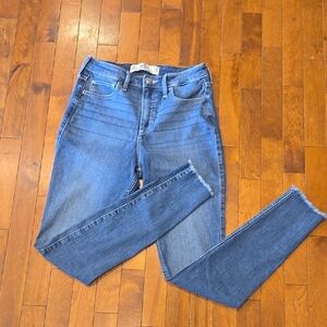 Hollister Curvy High Rise Frayed Hem Skinny Jeans Size 7